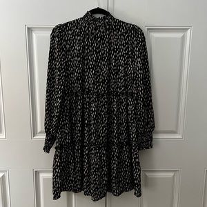 LOVERICHE | High Neck Long Sleeve Black and Cream Pattern